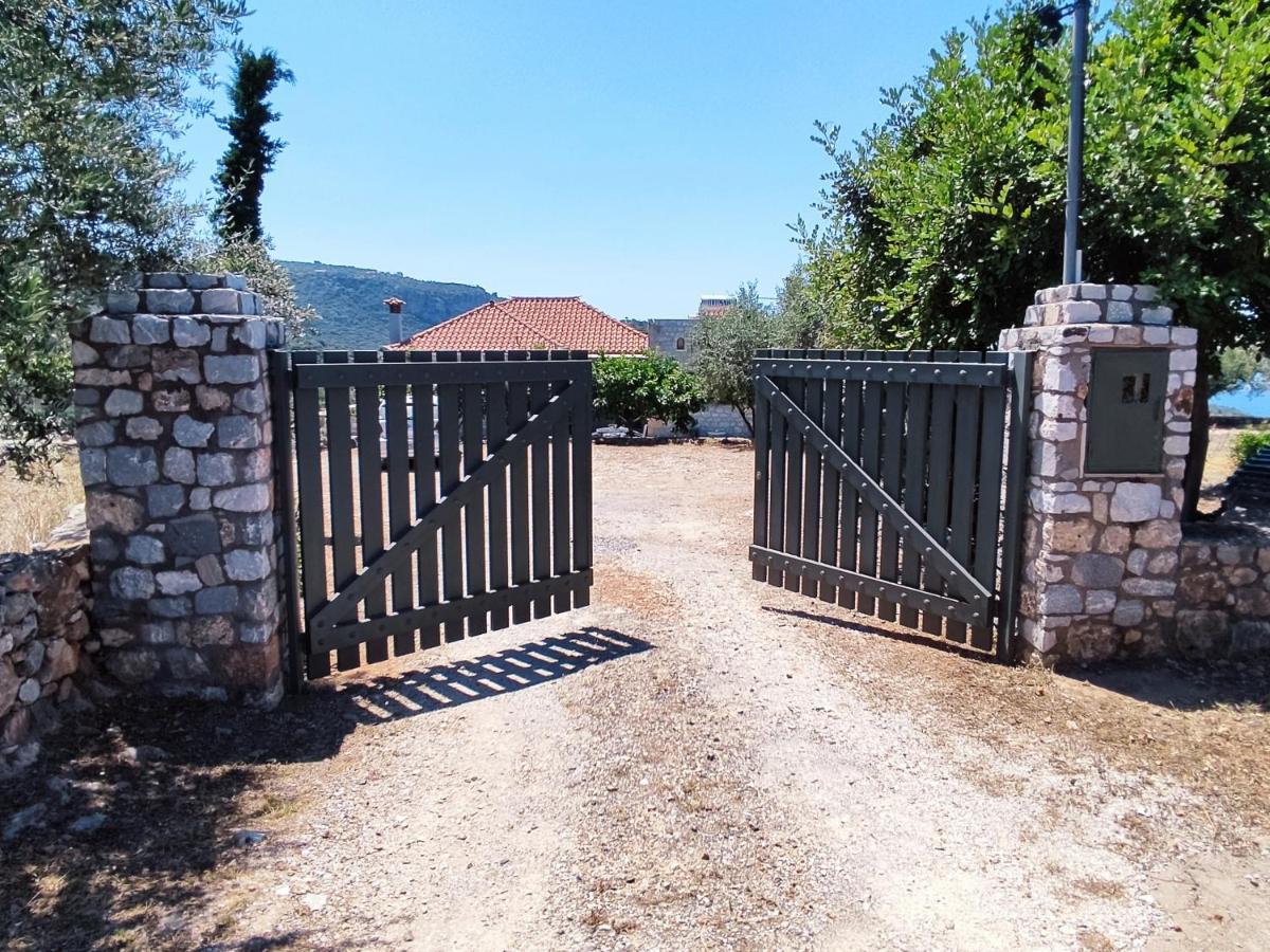 Athina'S Stone House In Kardamyli Villa Exterior photo